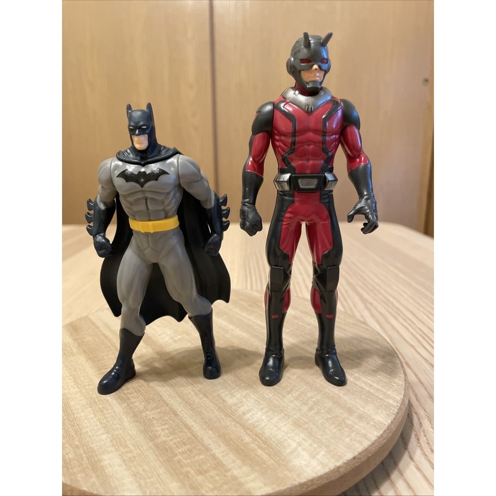 Batman 4.5" DC & Marvel Ant-Man 5.5" Hasbro 2016 Action Figure Lot of 2